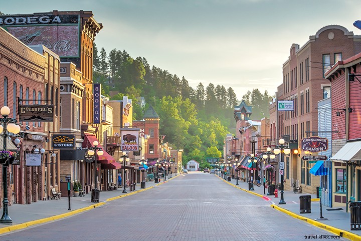 11 Iconic Attractions That Make South Dakota a Must-Visit Destination